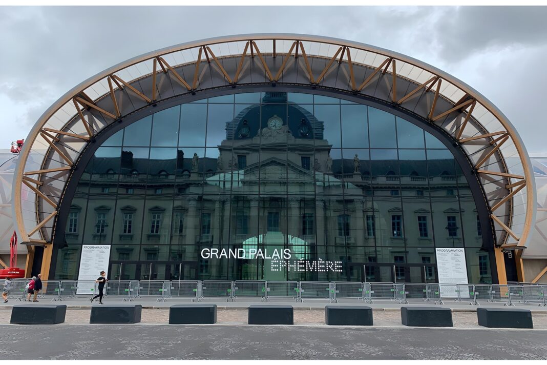 In the summer 2024, the Grand Palais Éphémère will host the judo and wrestling competitions of the Paris Olympics. The building can accommodate 9000 people and will be dismantled, and its components will be reused in new buildings at the end of the four years of operation. (Photo Credit: Wiki Commons)