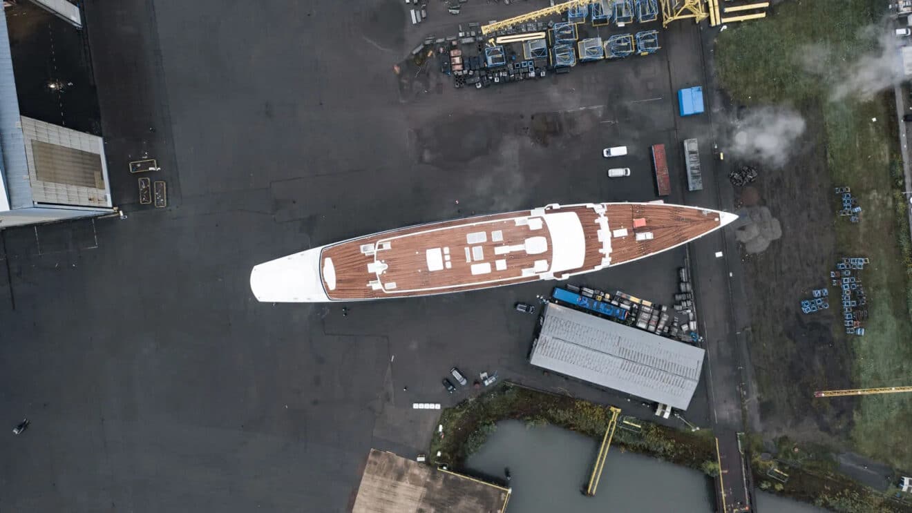 jeff bezos yacht bow