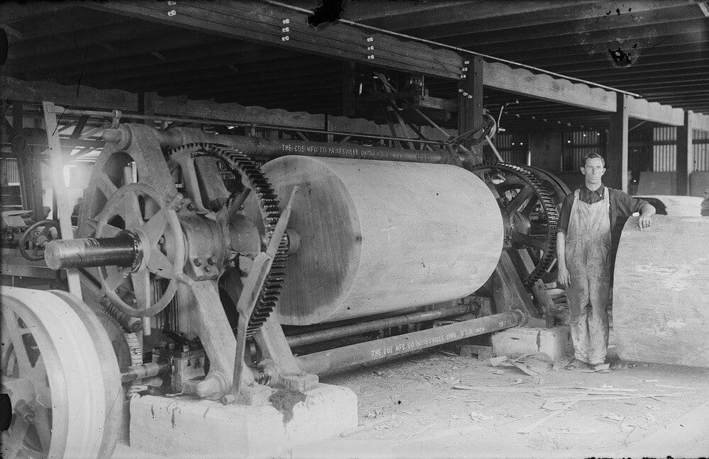 Log loaded onto a wood lathe in the D. G. Brims and Sons workshop in Yeerongpilly Qld circa 1935 Wood Central
