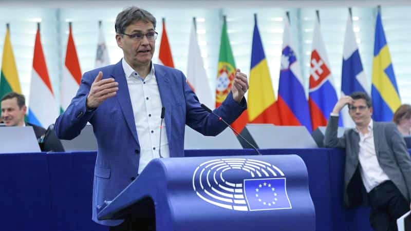 Peter Liese, a prominent German Member of the European Parliament (MEP) and the EPP’s environment spokesperson, has spearheaded the opposition to the law’s imminent enforcement. (Photo Credit: EPA-EFE/RONALD WITTEK)