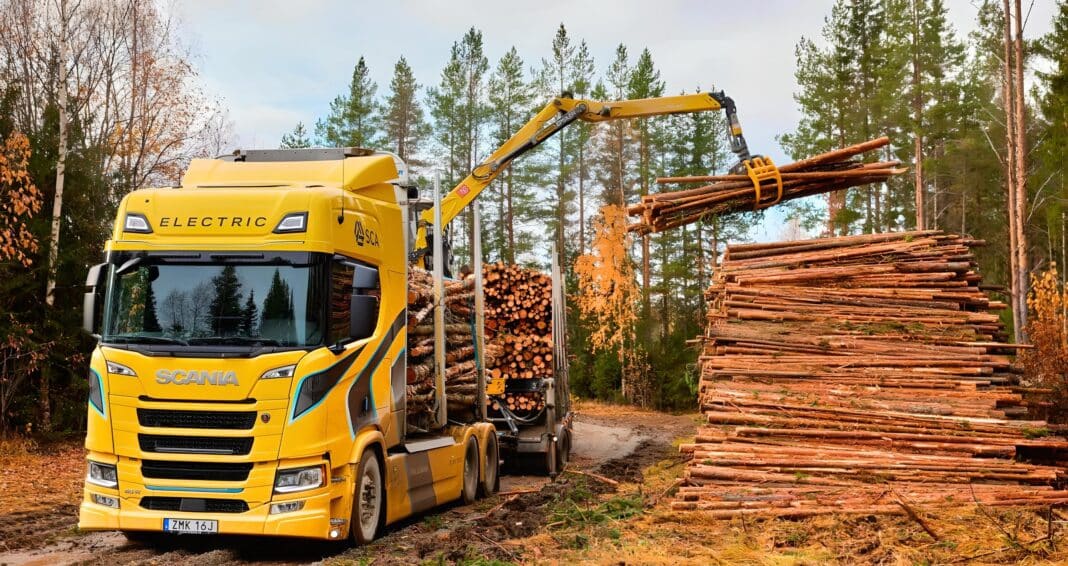 The truck, a collaborative project between SCA and Scania, will be the first electric timber truck in the world to collect timber in the forest for further transport to a timber terminal. (Photo Credit: Olle Melkerhed)