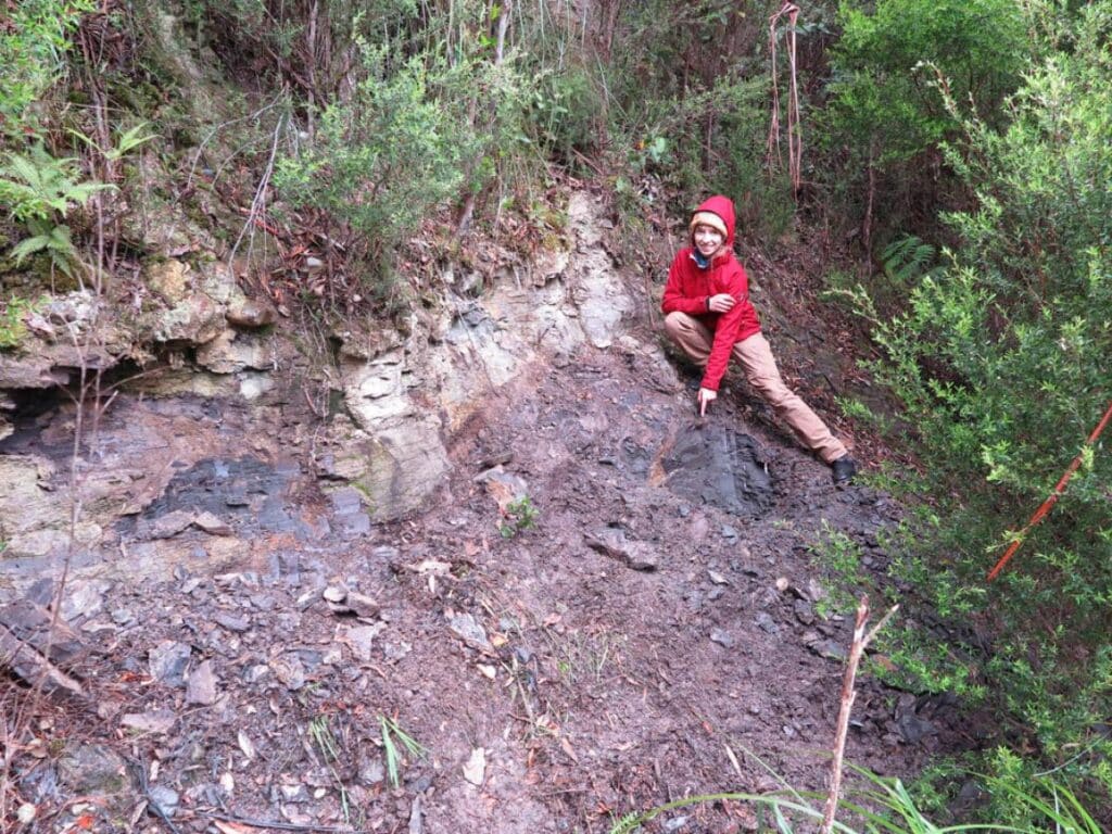 Miriam Slodonek nell'area di Luana Outcrop, fotografata da Gregory Jordan