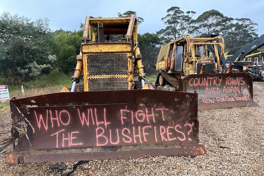 In Victoria’s timber towns, disused harvesters are left to dwindle in the dust as the state’s forest ban drives a major talent and resource drain across regional communities. (Photo credit: Supplied to Wood Central)